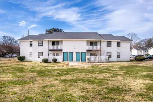 Green Space at Cleo Apartments, Alabama