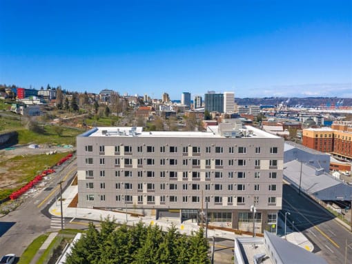 additional photo for property listing at chic digs with room to stretch out in the village 22 car at Jefferson Yards, Washington, 98402