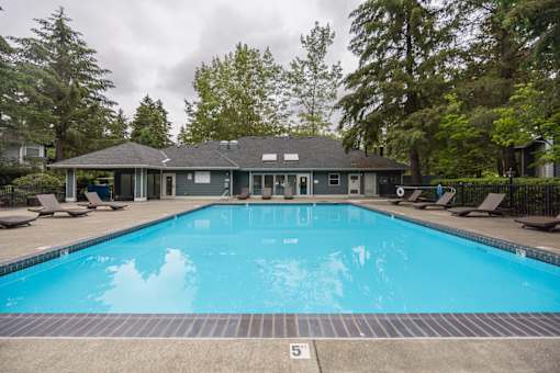 Blue Cool Swimming Pool at Creekside Apartments, Hillsboro, OR, 97123