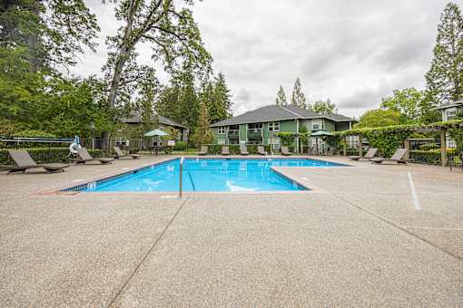 A large swimming pool at Commons at Dawson Creek Apartments, Oregon