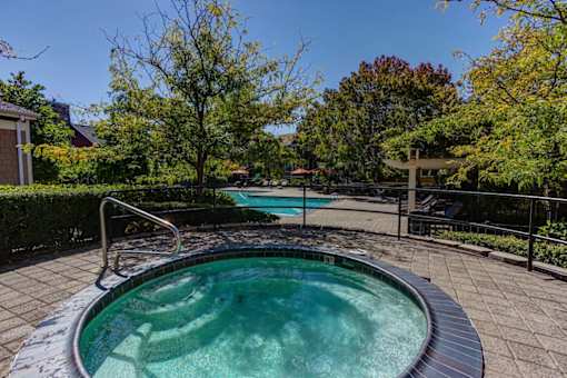 Hot Tub And Pool at Commons at Verandas in Tanasbourne Apartments, Hillsboro, 97124