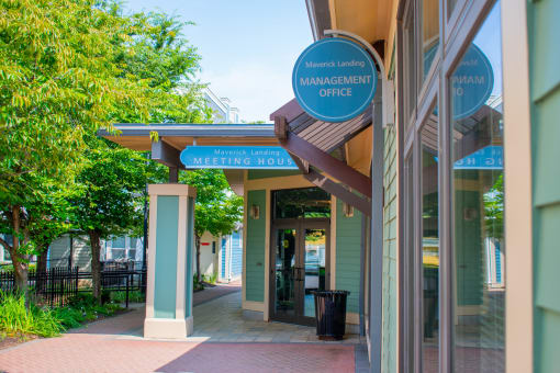a view of the front of the meeting house