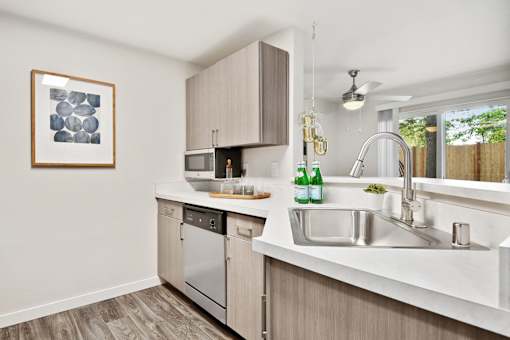 The Lakehouse Apartments Kitchen