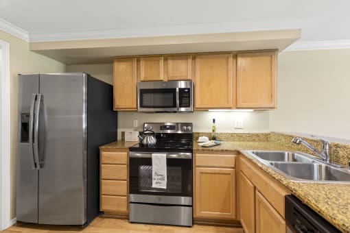 Yarrowood Highlands kitchen with fridge and stove