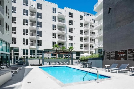 G12 Apartments Swimming Pool Courtyard