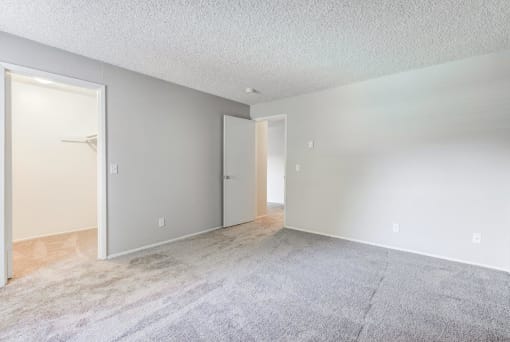 Duet Apartments in Lynnwood, Washington Bedroom with Walk-In Closet