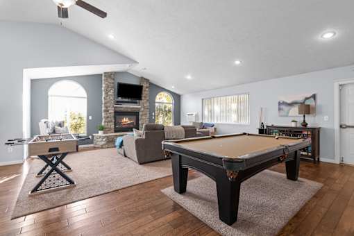 Eagle Rock Apartments in Spokane Valley, Washington Clubhouse Lounge with Fireplace and Games