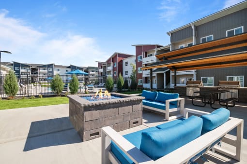 the preserve at ballantyne commons clubhouse with fire pit and lounge furniture