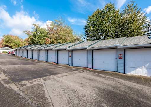 Large garages at  Heron Hills apartments in Gresham Oregon.