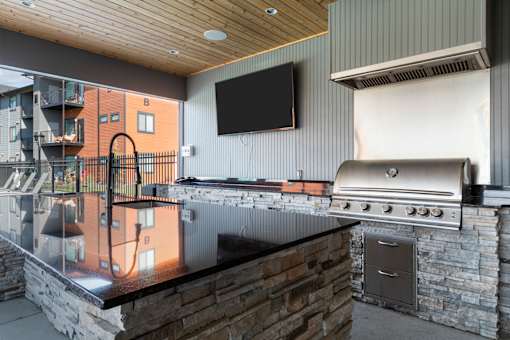 Vicinity at Horn Rapids Apartments Outdoor Kitchen