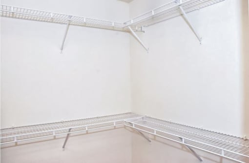 Kent Manor Apartments Bedroom Closet