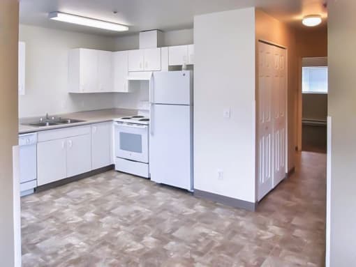 Kent Manor Apartments Kitchen Counters, Cabinets, and Appliances