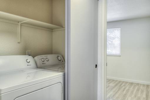 Oasis at 2600 Laundry Area with washer and dryer