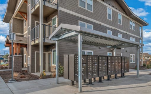 RedPoint Apartments Exterior and Mailboxes