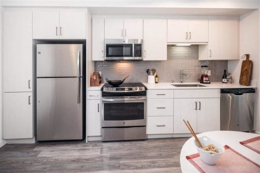 G12 Apartments Stainless Steel Appliances
