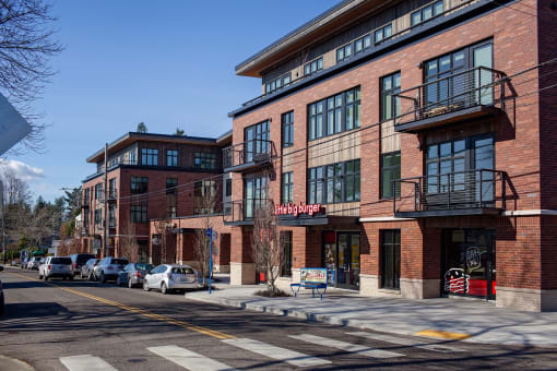 Stores Near Multnomah