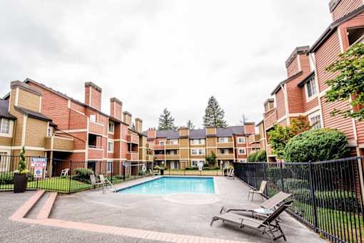 The Lucent Apartments in Tacoma, Washington Pool