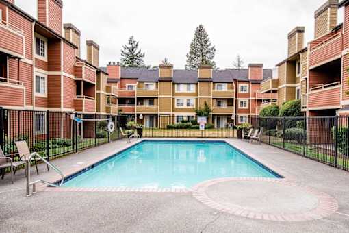 The Lucent Apartments in Tacoma, Washington Pool