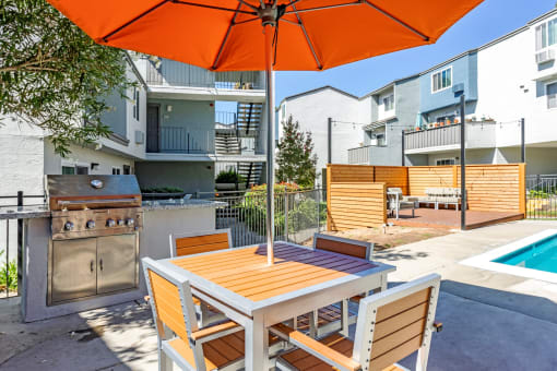 TrailView Apartment Homes in Concord, California Patio with BBQ and Seating