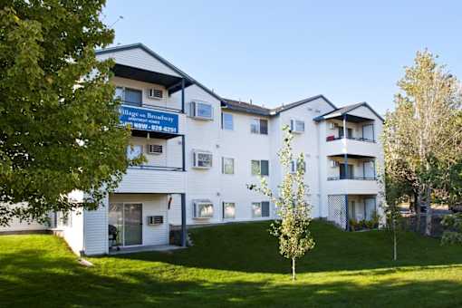 Village on Broadway Apartments in Spokane Valley, Washington Exterior