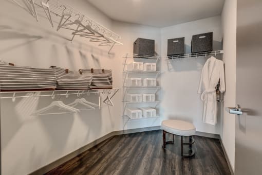 Voda_Kirkland_WA_Apartment_Closet