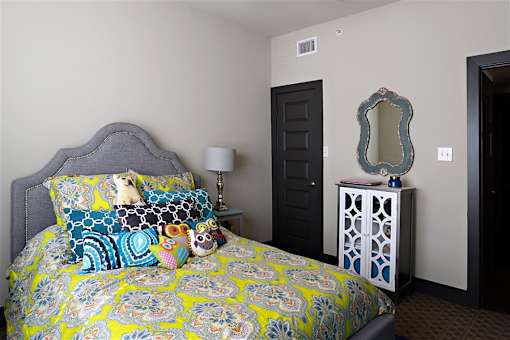 Live In Cozy Bedrooms at H Squared Apartments, Texas, 76201