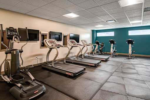 24/7 fitness center and yoga room at 985 High Apartments, Ohio, 43201