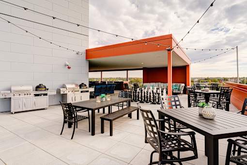 Roof top patio w/ amazing views of the city skyline at 985 High Apartments, Columbus