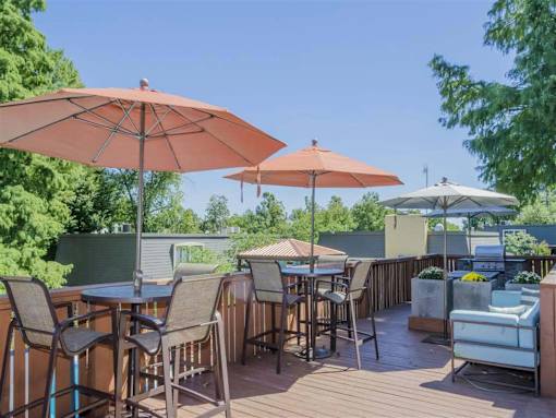 Outdoor Seating Area at Lexington Square, Lexington, KY, 40502