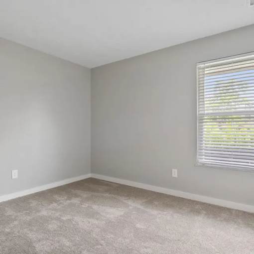 Room with carpeted floor at Lexington Square, Lexington, KY, 40502