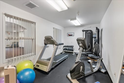 the gym at the preserve apartments