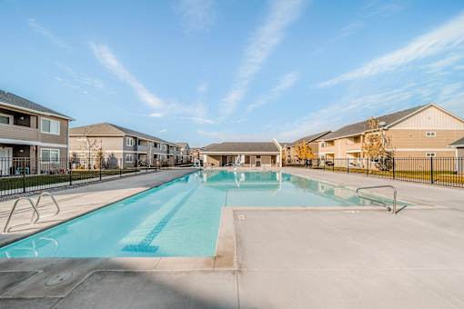 the preserve at ballantyne commons pool and apartment buildings