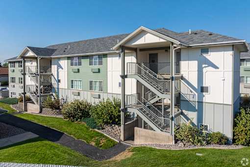 Residential building at Great Northern, Montana, 59808