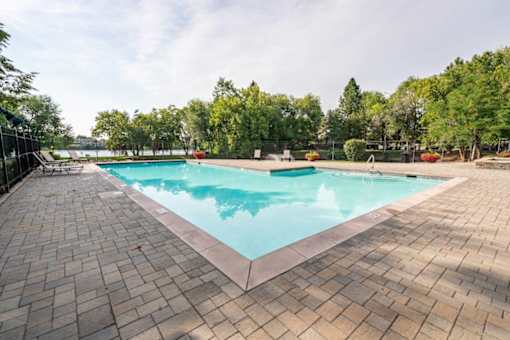 Swimming pool with paver deck and spa at Edgewater Apartments, Boise, 83703