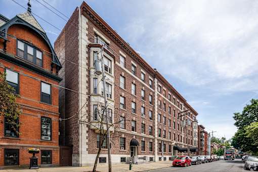 Row of red brick buildings at Willett Apartments, New York