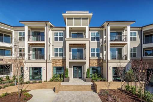 the preserve at ballantyne commons apartments photo #1