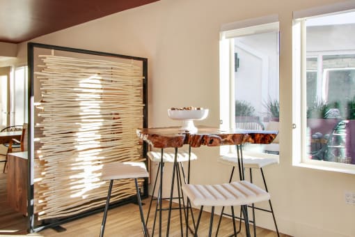 dining room alt text