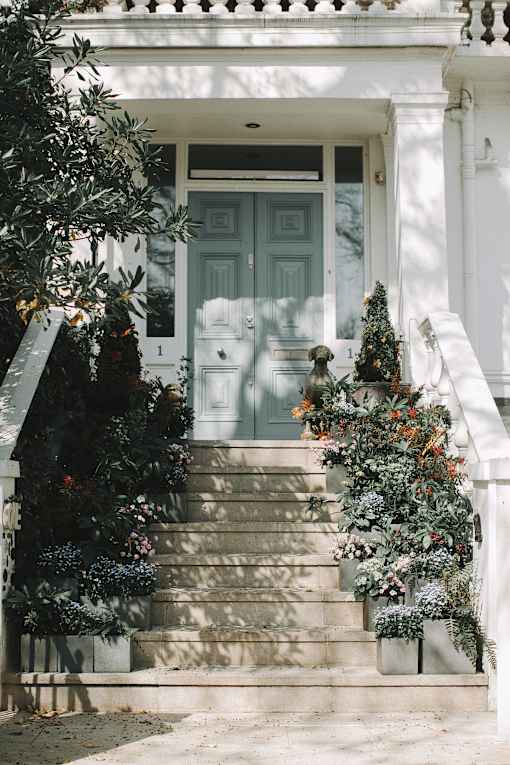 Entrance to blue door.