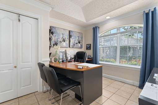 Leasing Manager Office