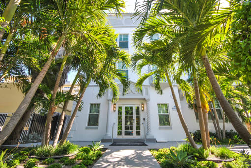 Helios Apartments Miami Beach exterior