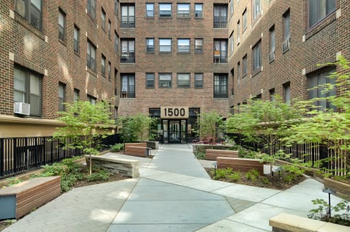 The Buckingham / The Commodore / The Parkway Apartments landscaping