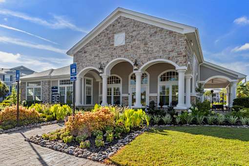 Main entryway to leasing office - Courtney Station Apartments