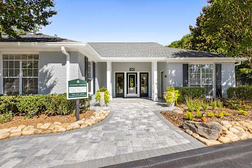 Leasing office main entryway - Evergreen Lenox Park