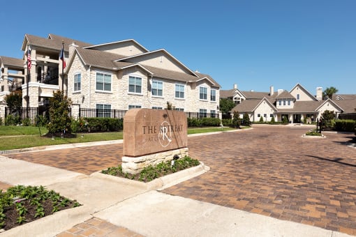 The Retreat at Cinco Ranch entrance sign