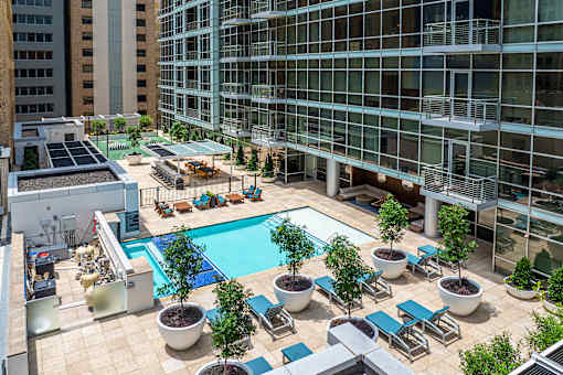 Rooftop courtyard - Main 3 Downtown