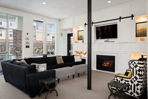 The Haven at Shoal Creek - Clubhouse social area