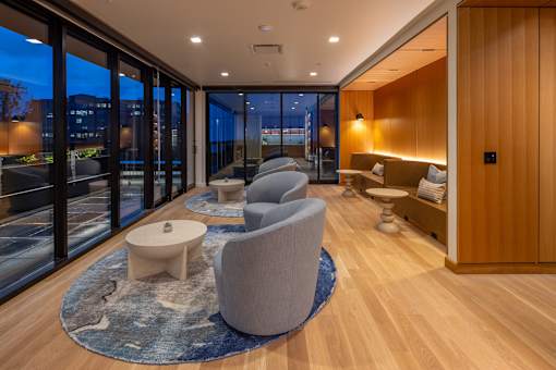 Top-level sky lounge - Willow Apartments