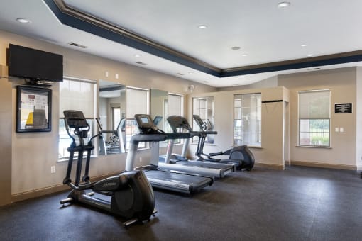 Lantern Woods Apartments - Fully-equipped fitness center
