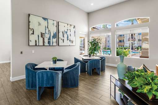 Clubhouse with ample seating for socializing - Sonterra Apartments at Paradise Valley