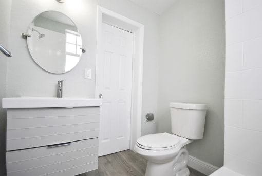 Helios Apartments Miami Beach interior bathroom